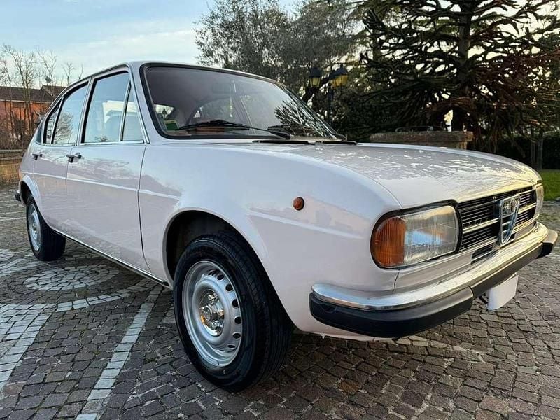 Usata Alfa Romeo Alfasud Super 63 CV (46 kW) 1978 Bianco Berlina