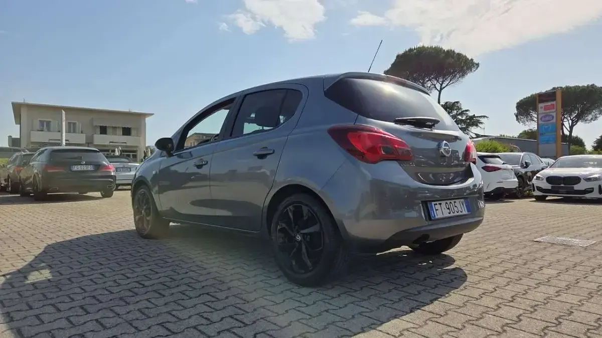 Usata Opel Corsa Edition 71 CV (52 kW) 2018 Grigio Utilitaria