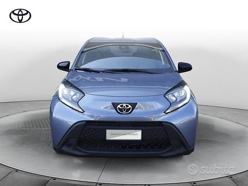 Nuova Toyota Aygo X Active 72 CV (52 kW) 2025 Grigio SUV