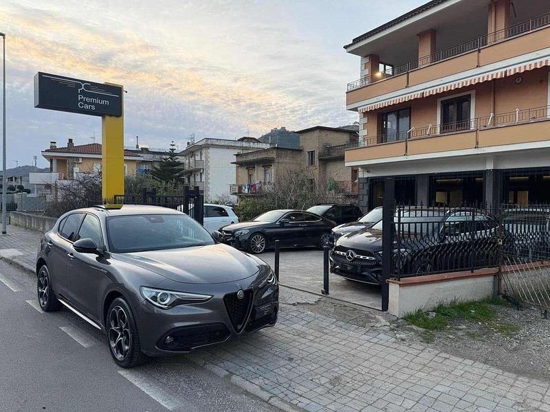 Grigio Usata 2022 Alfa Romeo Stelvio Veloce SUV | 31.500 € (Buon prezzo) - Immagine 1/4