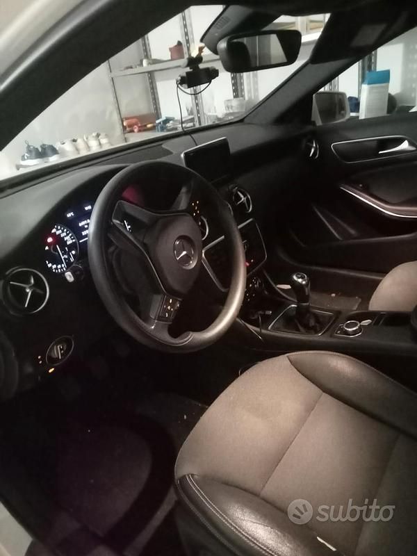 Usata Mercedes A180 2012 Bianco Utilitaria