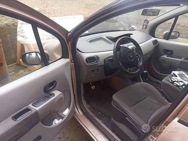 Usata Renault Modus 75 CV (55 kW) 2006 Monovolume