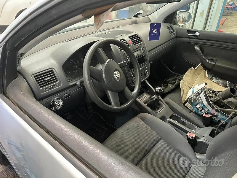 Usata VW Golf V 2003 Grigio Utilitaria