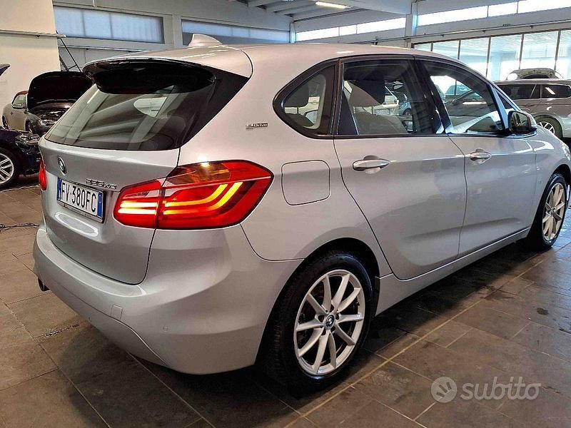 Usata BMW 225 Active Tourer iPerformance 135 CV (99 kW) 2019 Grigio Monovolume