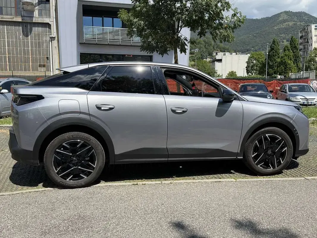 Usata Peugeot 3008 Allure 136 CV (100 kW) 2025 SUV