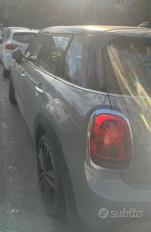 Usata Mini ONE 102 CV (75 kW) 2021 Grigio Utilitaria