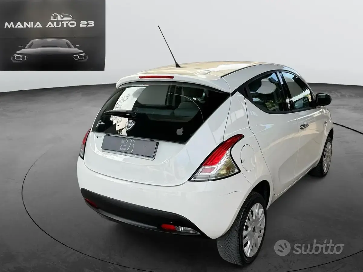 Usata Lancia Ypsilon Gold 80 CV (58 kW) 2014 Bianco Utilitaria