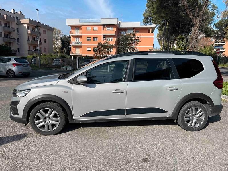 Usata Dacia Jogger Comfort 101 CV (74 kW) 2022 Argento Monovolume