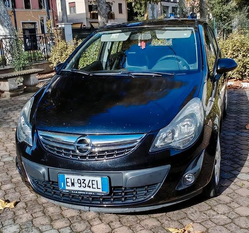 Usata Opel Corsa 75 CV (55 kW) 2014 Utilitaria