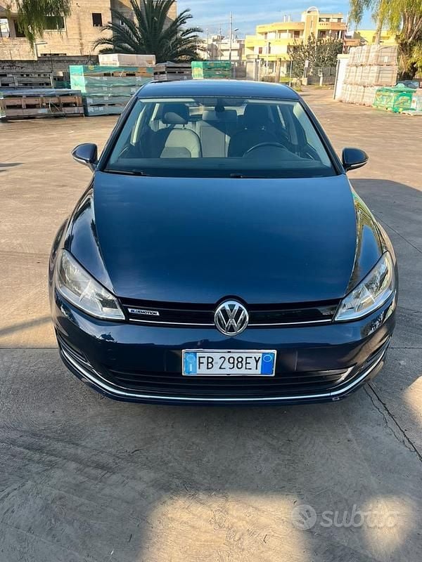 Usata VW Golf VII Highline 110 CV (80 kW) 2015 Blu Berlina