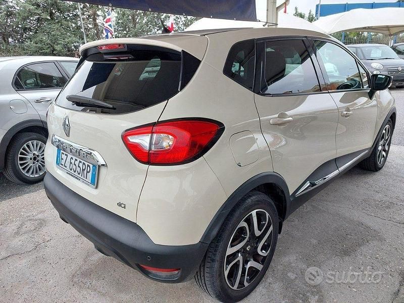 Usata Renault Captur 90 CV (66 kW) 2015 Beige SUV