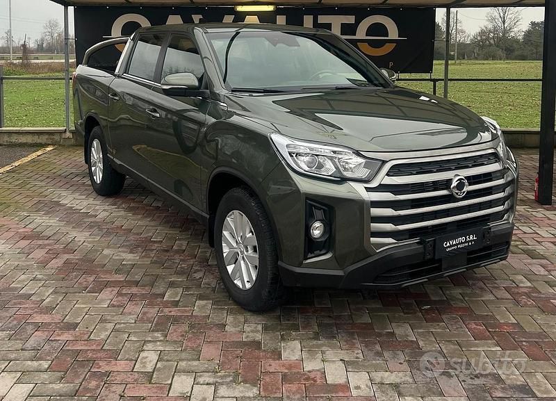 Usata Ssangyong (KGM) Rexton 199 CV (146 kW) 2022 Verde SUV