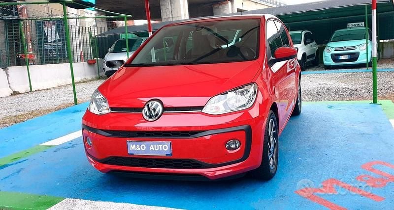 Usata VW up! Move 75 CV (55 kW) 2019 Rosso Utilitaria
