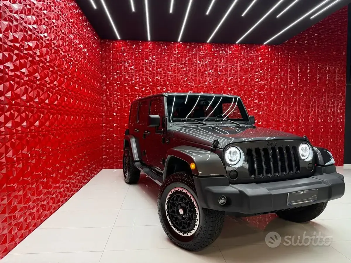 Usata Jeep Wrangler Unlimited Sahara 200 CV (147 kW) 2018 Grigio SUV
