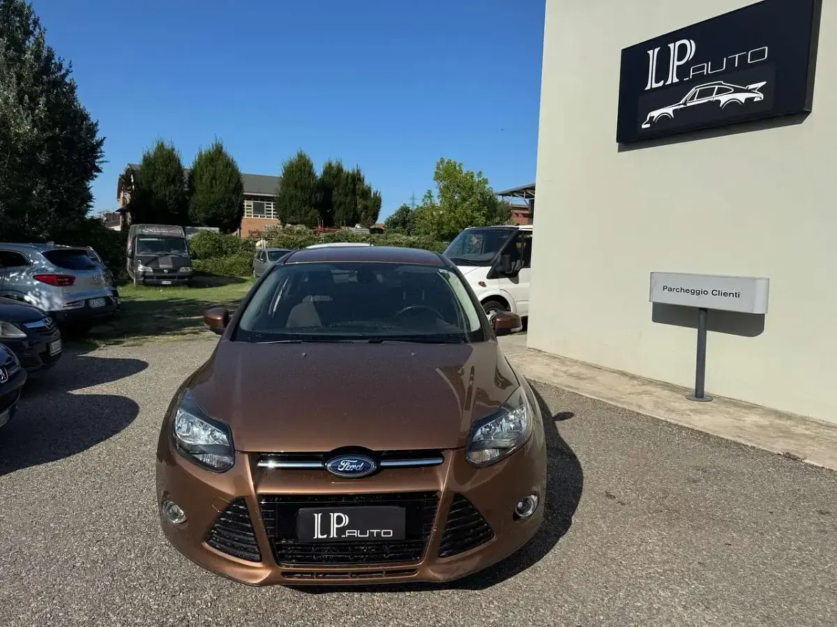 Usata Ford Focus 120 CV (88 kW) 2014 Marrone Station wagon