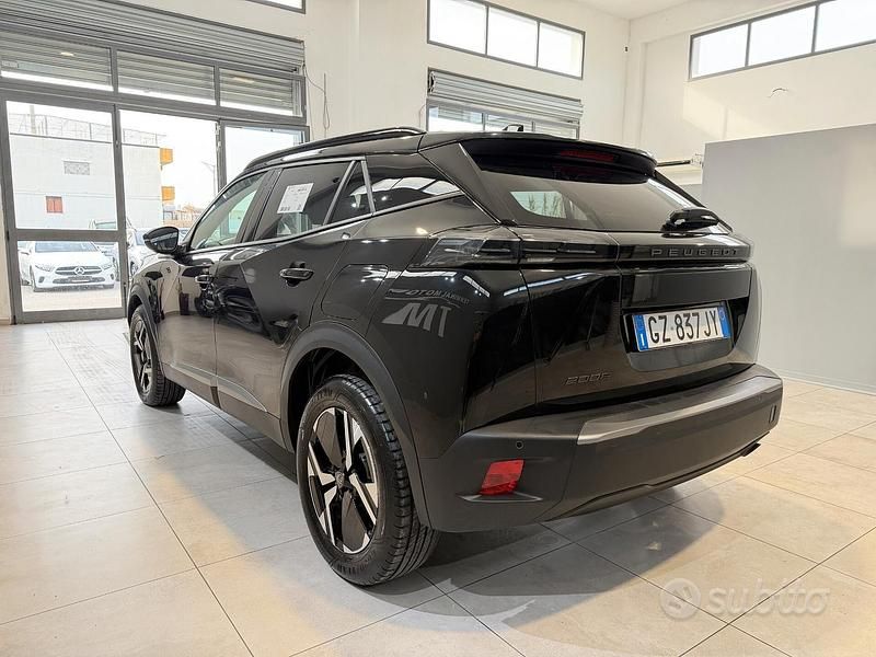 Usata Peugeot 2008 Allure 101 CV (74 kW) 2025 Nero SUV