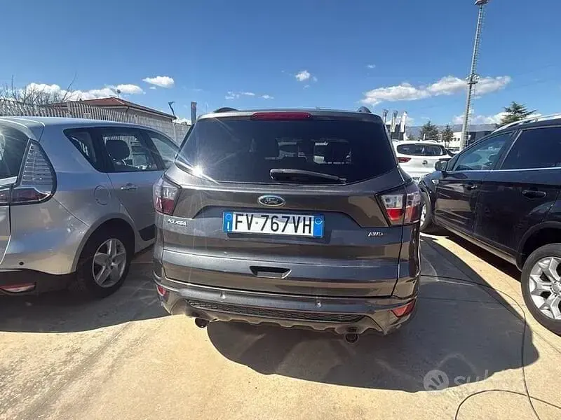 Usata Ford Kuga ST-Line 150 CV (110 kW) 2019 Grigio SUV