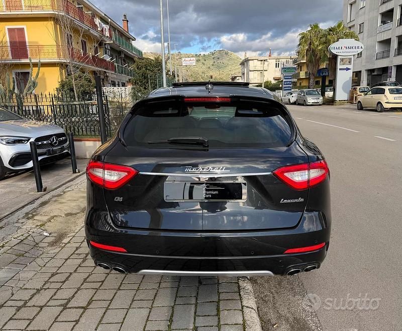 Usata Maserati Levante 275 CV (202 kW) 2017 Nero SUV