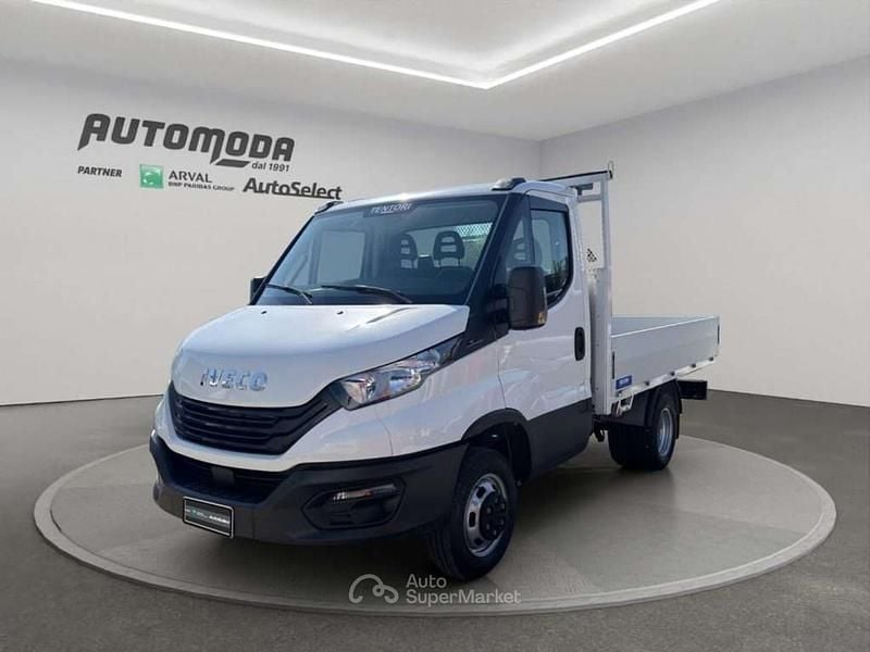 Usata Iveco Daily 136 CV (100 kW) 2024 Bianco Furgone
