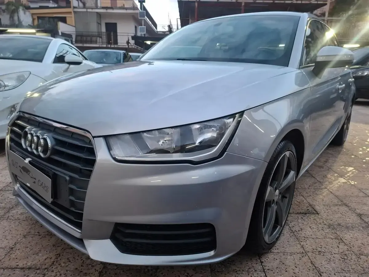Usata Audi A1 Sportback Design 90 CV (66 kW) 2016 Argento Utilitaria