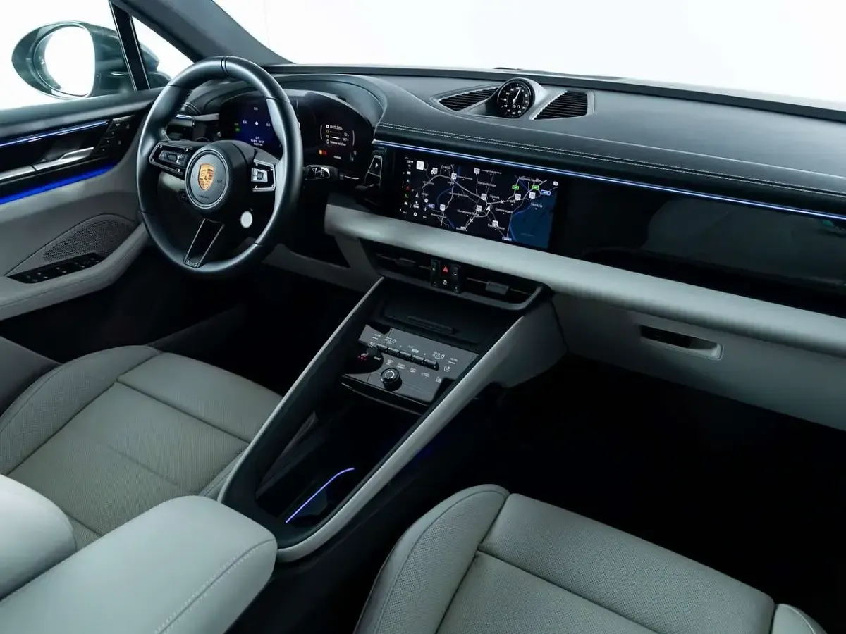 Usata Porsche Macan 144 kW (197 CV) 2024 Verde aventurine metallizzato SUV