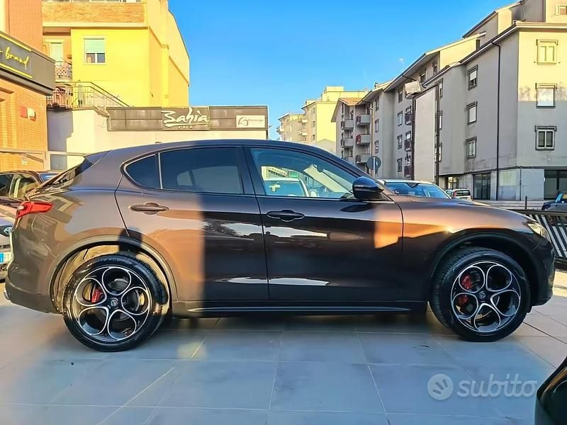Usata Alfa Romeo Stelvio 210 CV (154 kW) 2019 Marrone SUV
