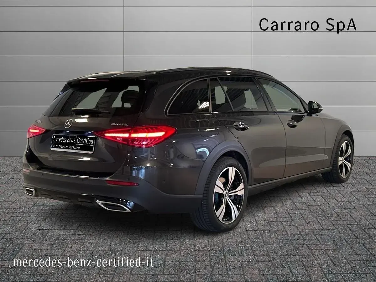 Usata Mercedes 220 Advanced 197 CV (144 kW) 2024 Grigio grafite Station wagon