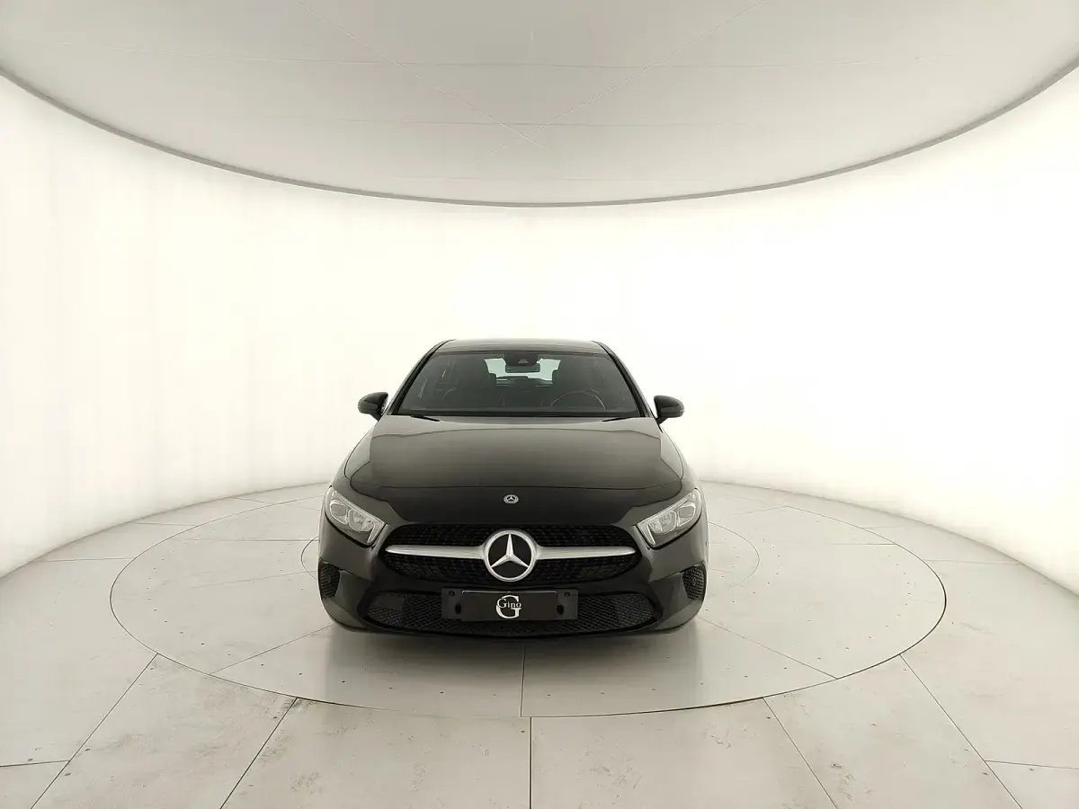 Usata Mercedes A180 Business 116 CV (85 kW) 2020 Nero notte Berlina