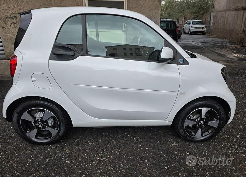 Usata Smart ForTwo Electric Drive Passion 22 kW (30 CV) 2022 Bianco