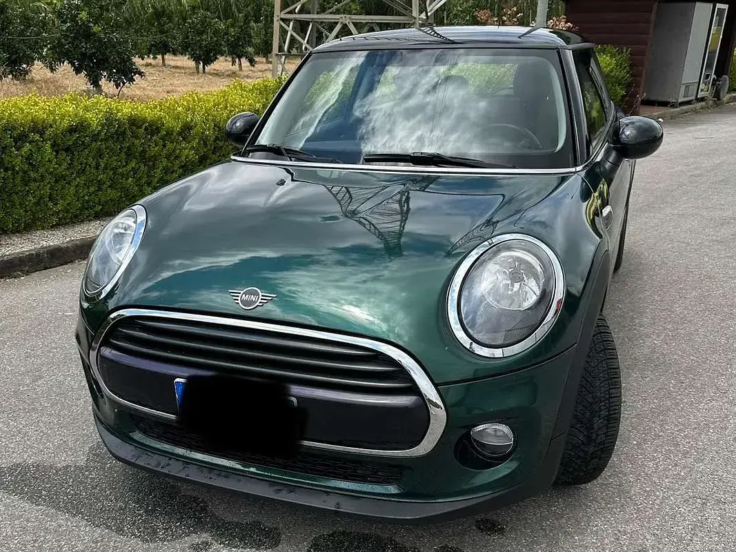Usata Mini Cooper D 116 CV (85 kW) 2019 Verde Utilitaria