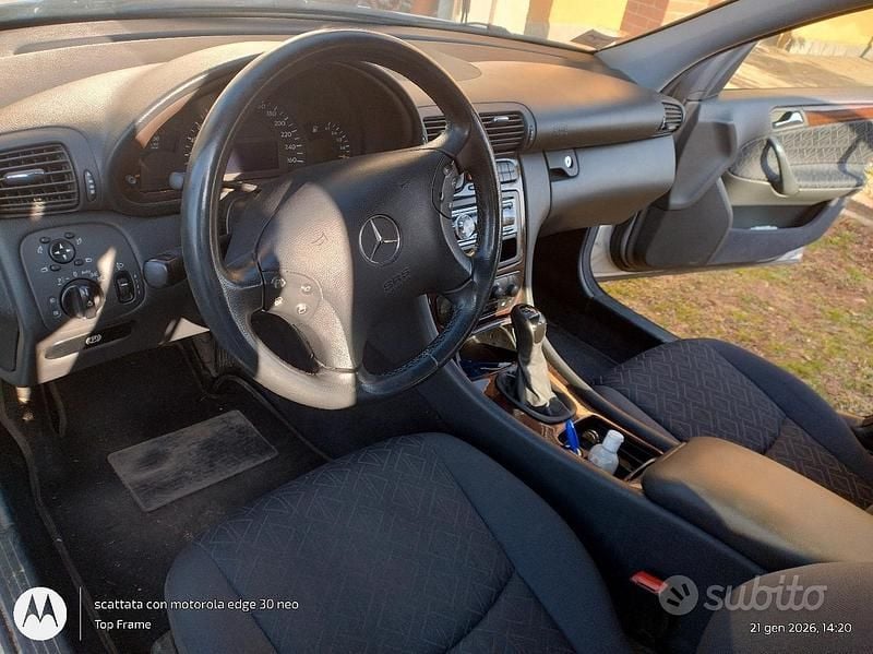 Usata Mercedes 220 2002 Grigio Berlina