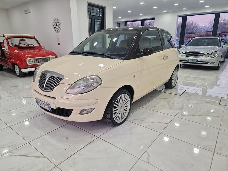 Usata Lancia Ypsilon 73 CV (53 kW) 2006 Beige Utilitaria