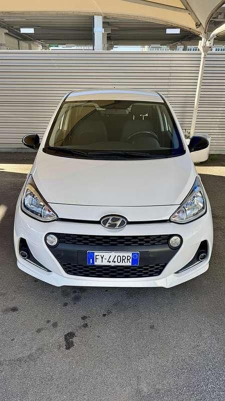 Usata 2019 Hyundai i10 Due volumi | 8500 € (Ottimo prezzo) - Immagine 1/4