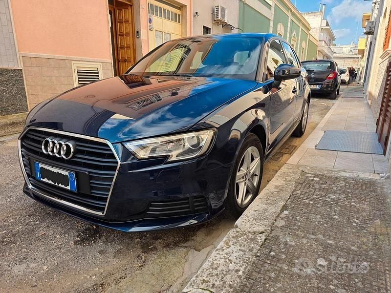 Blu Usata 2019 Audi A3 Tre volumi | 13.800 € (Ottimo prezzo) - Immagine 1/4