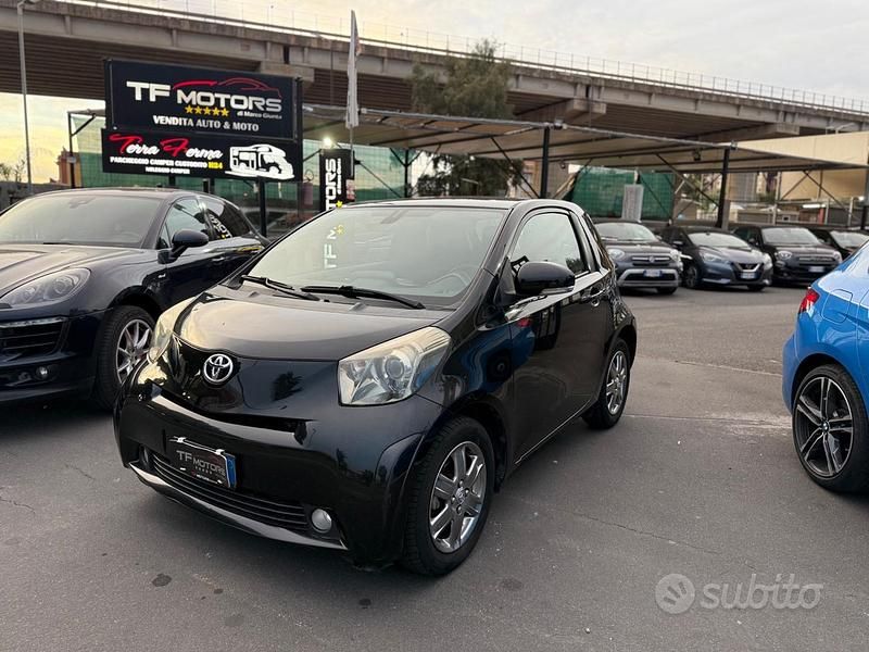 Nero Usata 2009 Toyota iQ Due volumi | 6990 € (Buon prezzo) - Immagine 1/4