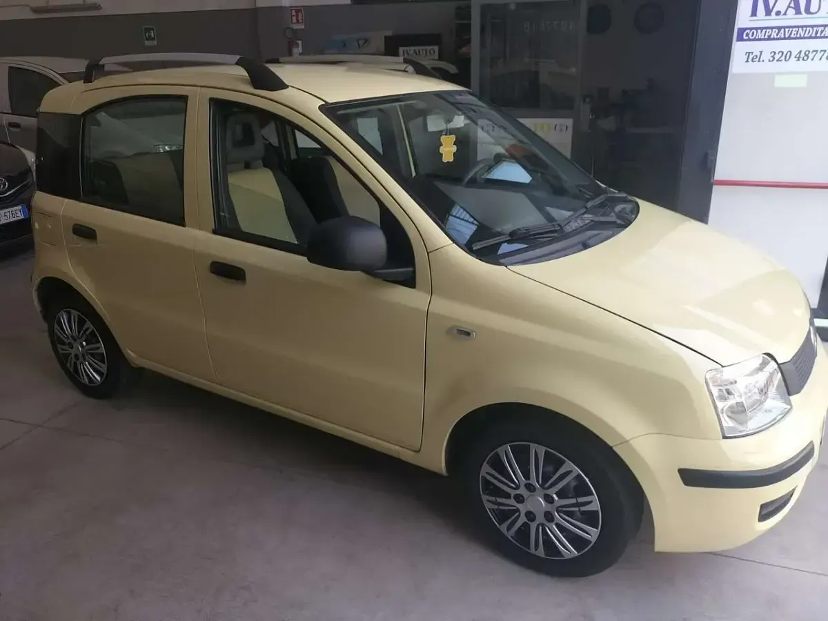 Usata Fiat Panda 69 CV (50 kW) 2011 Giallo Utilitaria