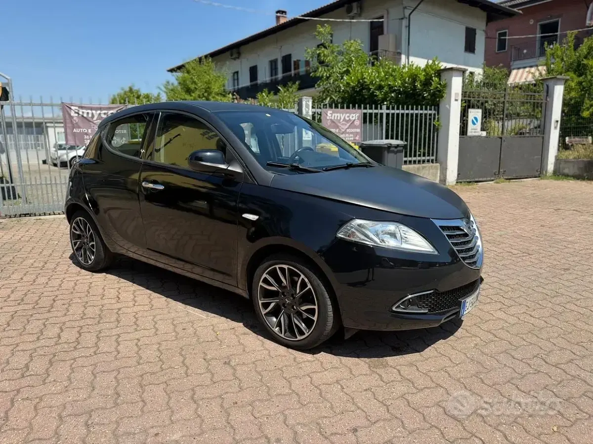Usata Lancia Ypsilon S 69 CV (50 kW) 2011 Nero Utilitaria