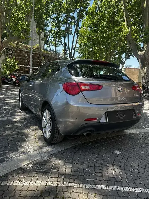 Usata Alfa Romeo Giulietta Super 120 CV (88 kW) 2017 Utilitaria