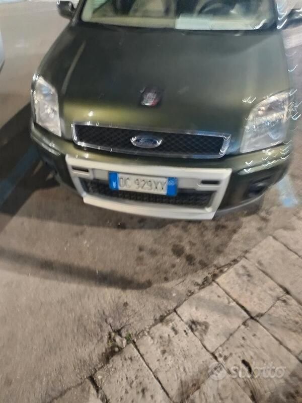 Verde Usata 2006 Ford Fusion Tre volumi | 3800 € (Molto cara) - Immagine 1/4