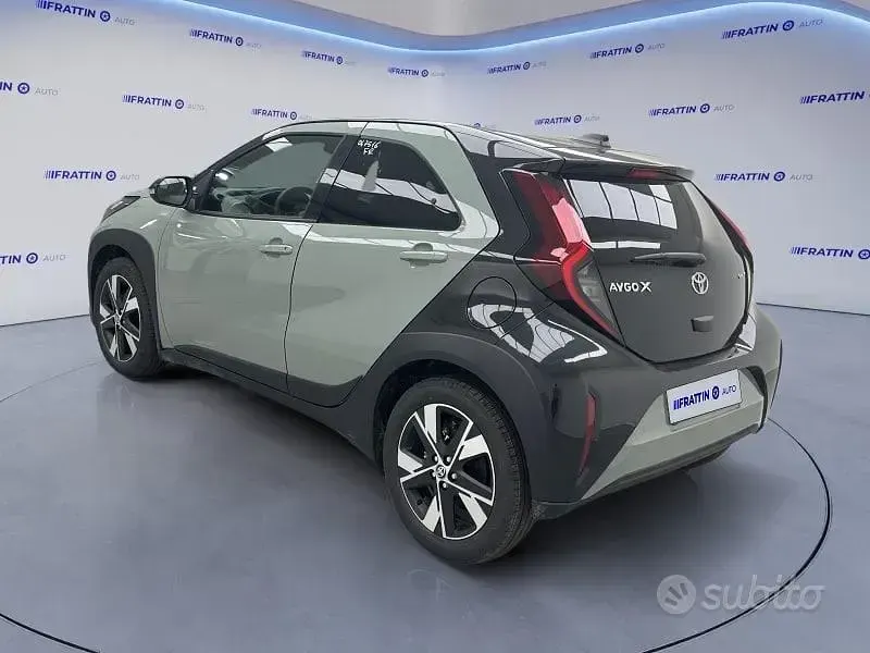 Nuova Toyota Aygo X 92 CV (67 kW) 2026 Verde SUV