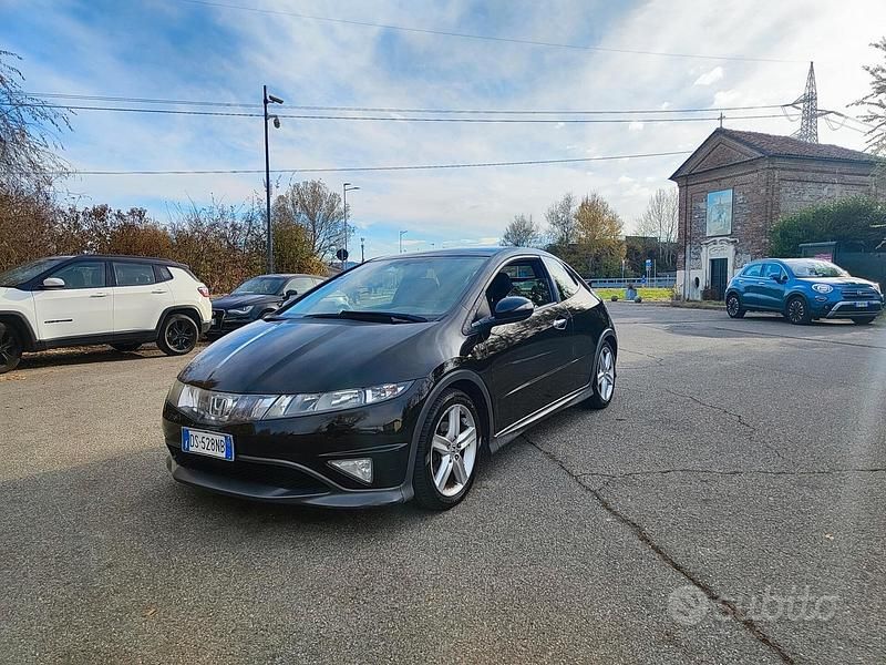 Nero Usata 2008 Honda Civic Type S Tre volumi | 3450 € (Buon prezzo) - Immagine 1/4