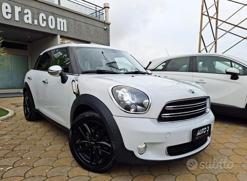 Usata Mini Park Lane Countryman 112 CV (82 kW) 2015 Bianco SUV