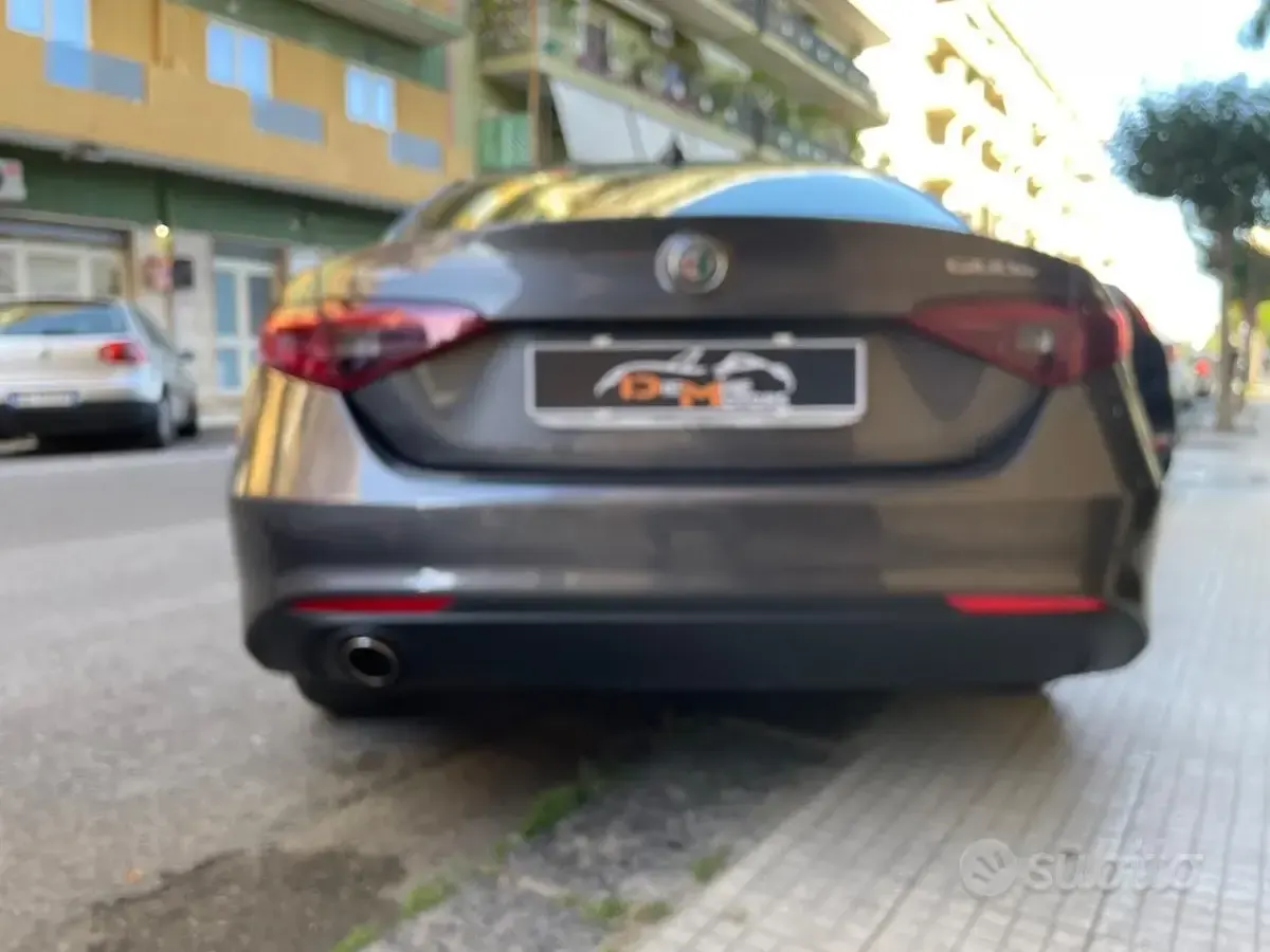 Usata Alfa Romeo Giulia Business 160 CV (117 kW) 2020 Grigio Berlina