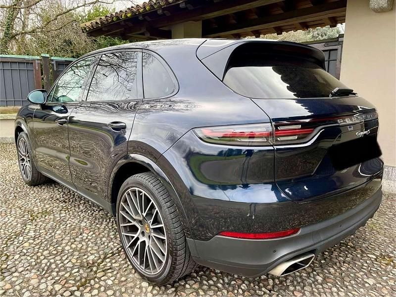 Usata Porsche Cayenne 340 CV (250 kW) 2018 Blu/azzurro SUV