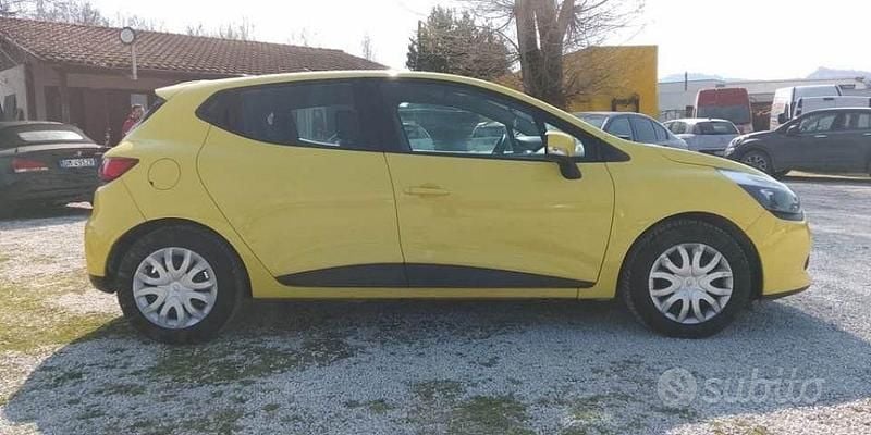 Usata Renault Clio IV 75 CV (55 kW) 2014 Giallo Berlina