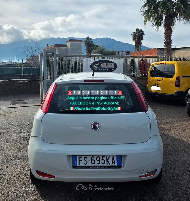 Usata Fiat Punto Young 77 CV (56 kW) 2018 Berlina