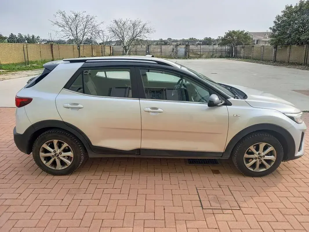 Usata Kia Stonic Style 97 CV (71 kW) 2019 Grigio SUV