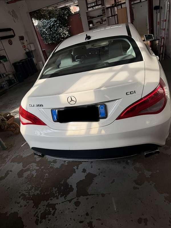 Begagnad Mercedes CLA200 Executive 136 HK (100 kW) 2014 Sedan