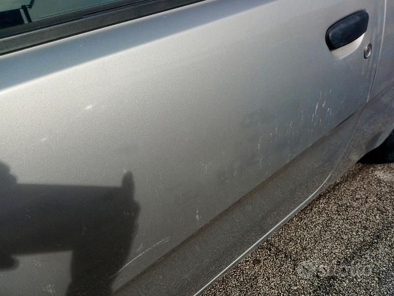 Usata Fiat Punto 59 CV (43 kW) 2005 Grigio Utilitaria