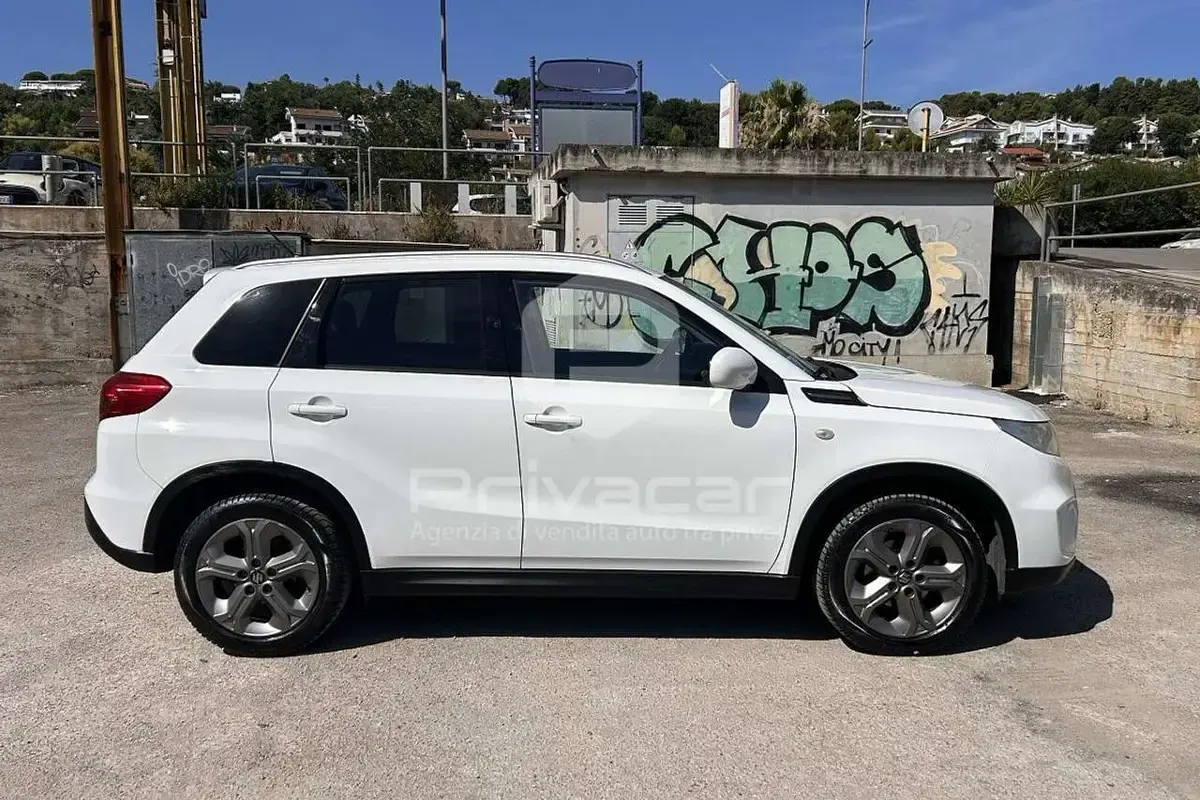 Usata Suzuki Vitara Cool 120 CV (88 kW) 2018 Bianco SUV